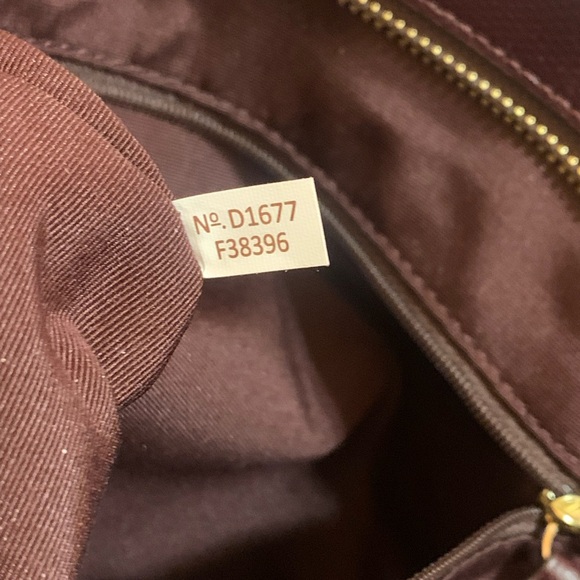 Coach City Zip Tote in Field Flora Print 
NWOT- RETIRED 2016 - Picture 2 of 13